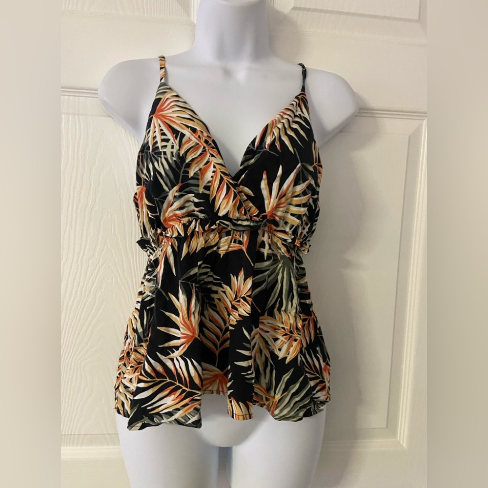 T37a- FASHION MAGAZINE EXCLUSIVE Tropical LEAF Spaghetti Top